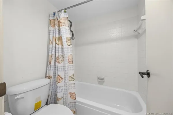 $179,800 | 806 Southeast Central Parkway, Unit 6, Stuart, FL 34994