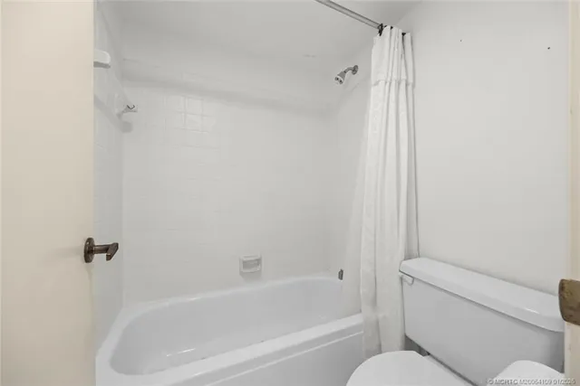 $179,800 | 806 Southeast Central Parkway, Unit 6, Stuart, FL 34994