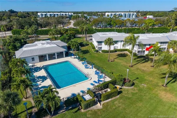 $179,800 | 806 Southeast Central Parkway, Unit 6, Stuart, FL 34994