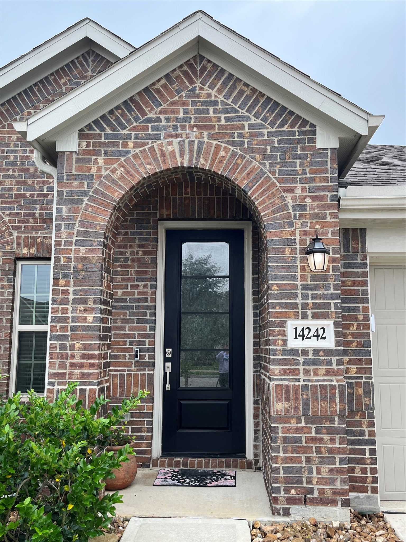 14242 Amherst Mdw Trail Rosharon, TX 77583 - Photo 2 of 36 Charming Entrance * Clear Address Numbers & Good Numbers!