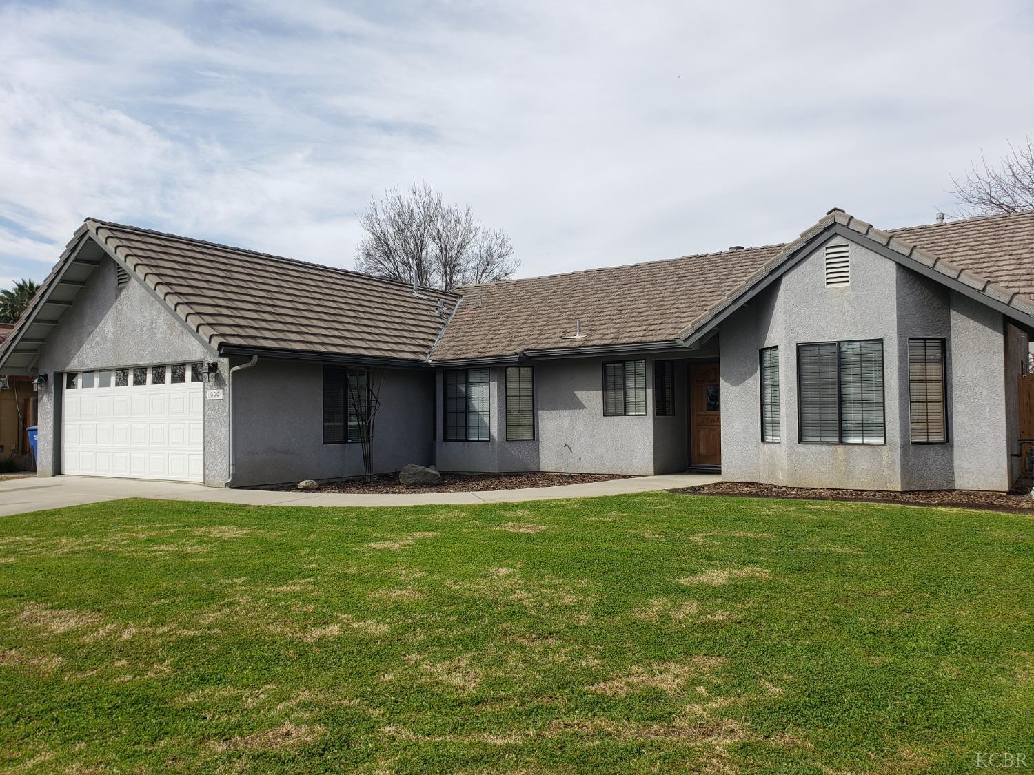 656 East Spring Lane Lemoore, CA 93245 - Photo 2 of 35 Gallery Image 2