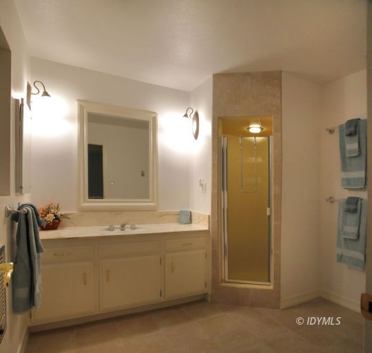 25270 Cougar Road Idyllwild, CA 92549 - Photo 13 of 35 Bathroom