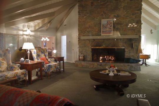 25270 Cougar Road Idyllwild, CA 92549 - Photo 10 of 35 Living Room