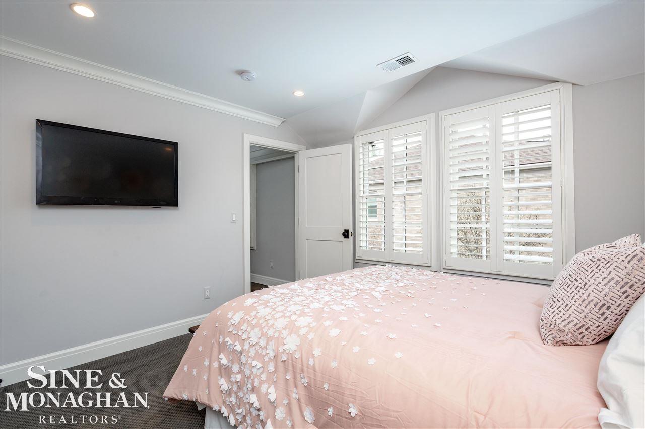 570 Shelden Road Grosse Pointe, MI 48236 - Photo 40 of 66 50060167-39.JPG