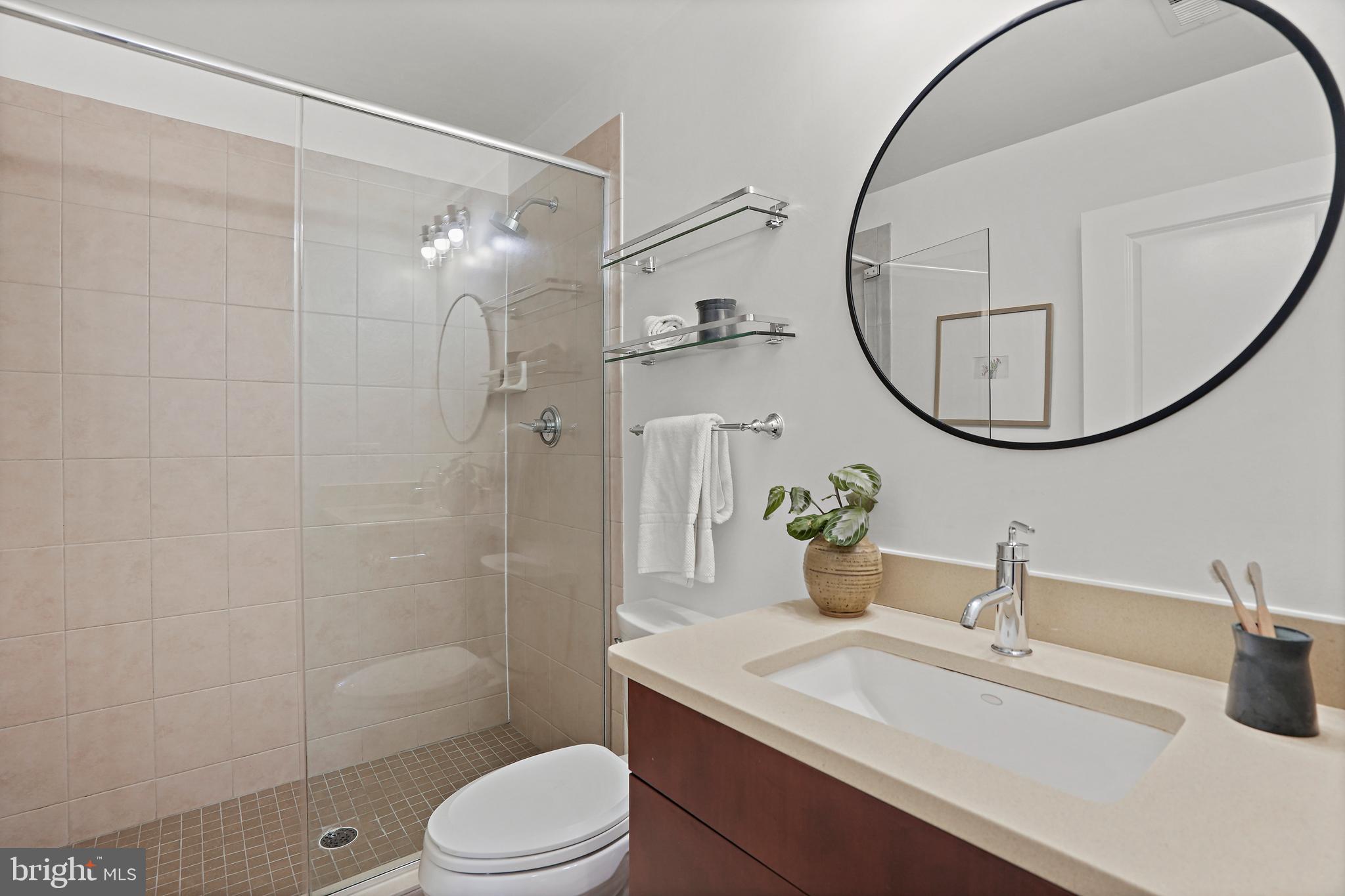 1407 W Street Northwest, Unit 201 Washington, DC 20009 - Photo 13 of 17 Second bath