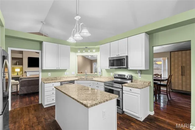 $459,900 | 780 Emerald Oaks Court, Eureka, MO 63025