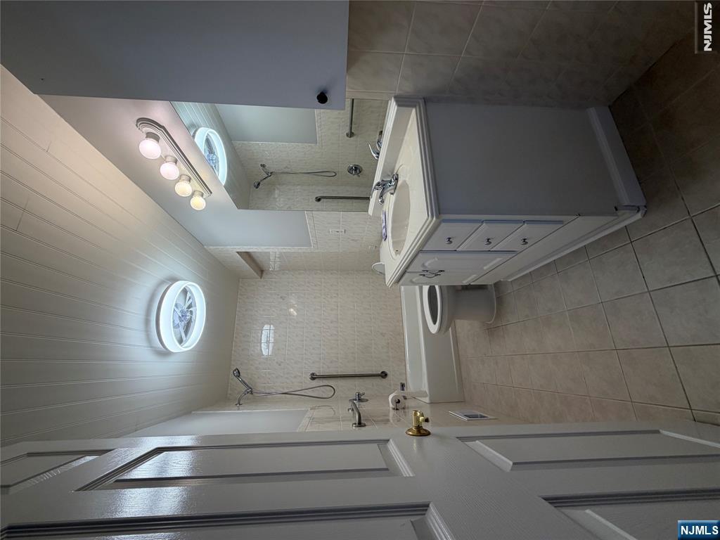 85 High Street East Rutherford, NJ 07073 - Photo 13 of 31 Gallery Image 13