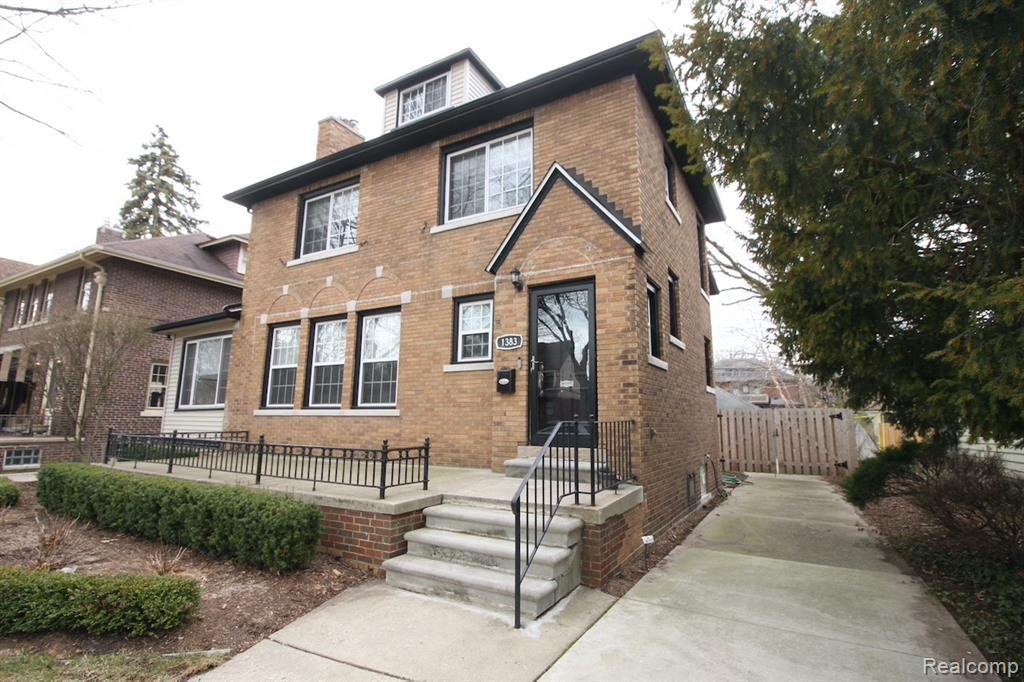 1383 Bishop Road Grosse Pointe, MI 48230 - Photo 3 of 51 Gallery Image 3