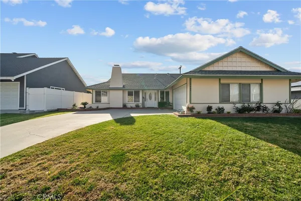 $770,000 | 27939 Honeycomb Drive, Saugus, CA 91350