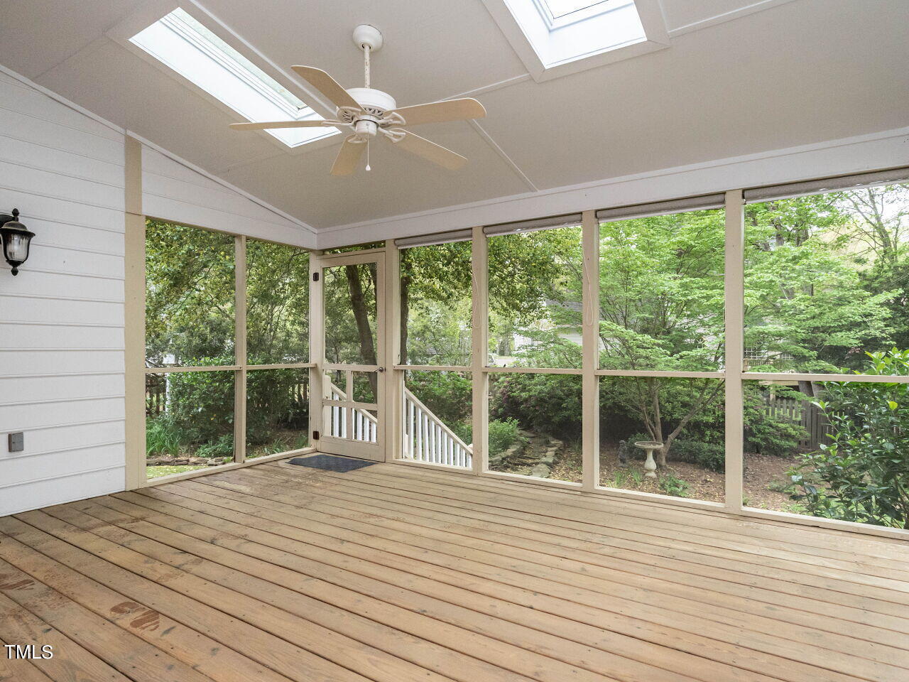 7805 Highlandview Circle Raleigh, NC 27613 - Photo 25 of 33 025-1280x960-screen-porch