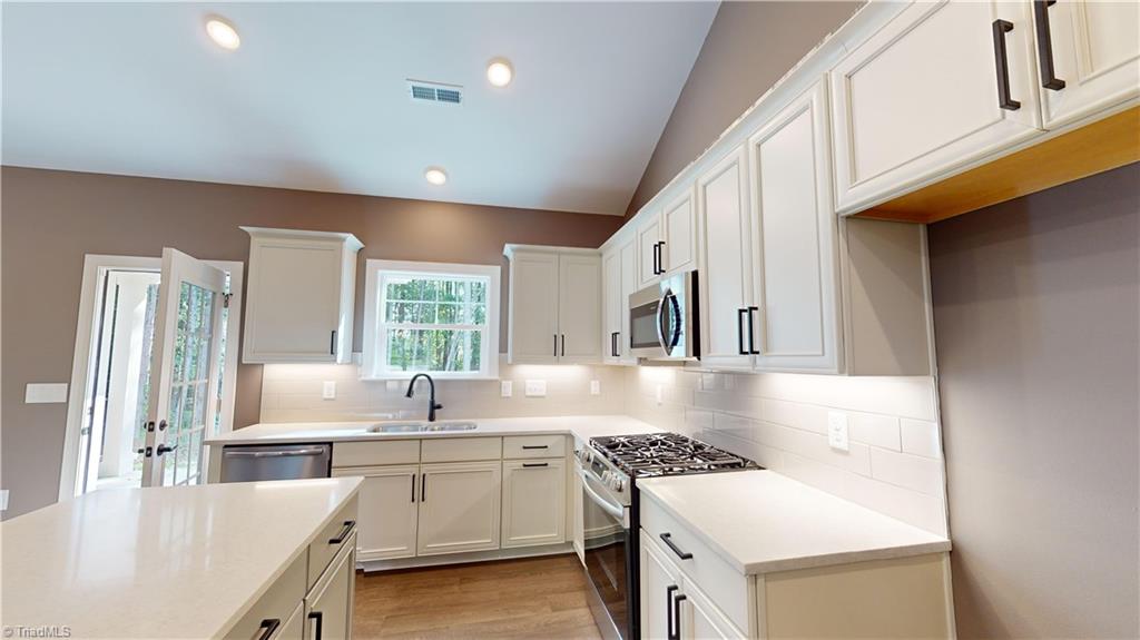 3622 Hunting Ridge Drive High Point, NC 27265 - Photo 12 of 48 Gallery Image 12