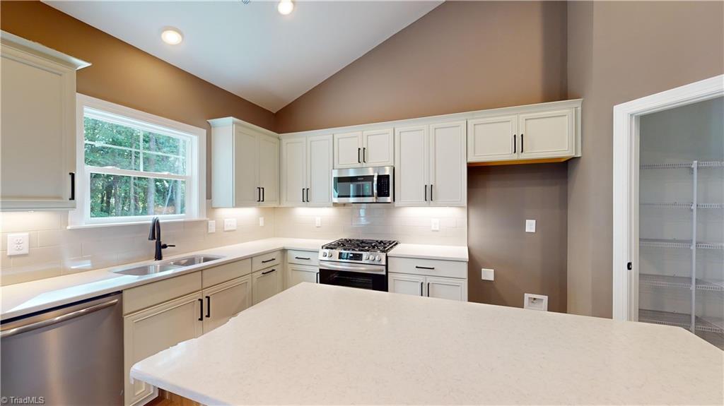 3622 Hunting Ridge Drive High Point, NC 27265 - Photo 10 of 48 Gallery Image 10