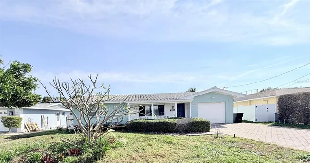 $3,850 | 2513 Gulf Boulevard, Belleair Beach, FL 33786