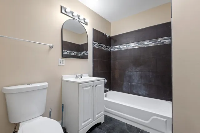 $200,000 | 2101 South 4th Avenue, Unit B, Maywood, IL 60153