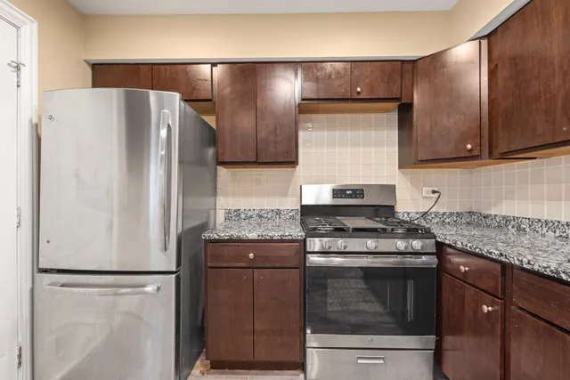 $200,000 | 2101 South 4th Avenue, Unit B, Maywood, IL 60153