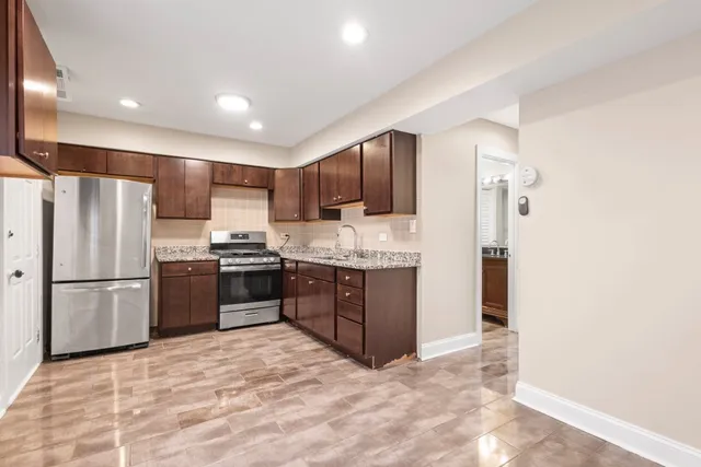 $200,000 | 2101 South 4th Avenue, Unit B, Maywood, IL 60153