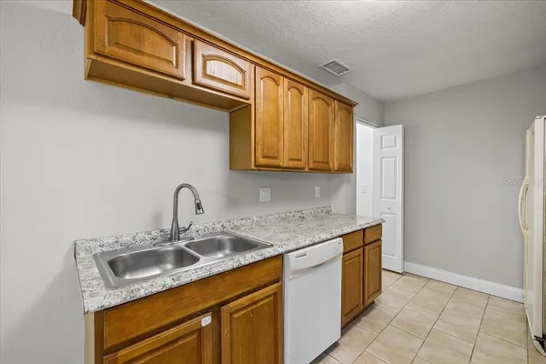 $1,700 | 220 Hickory Street, Brooksville, FL 34601