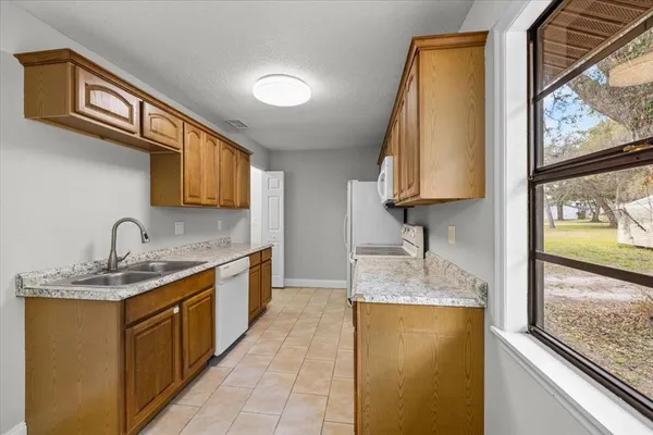 $1,700 | 220 Hickory Street, Brooksville, FL 34601