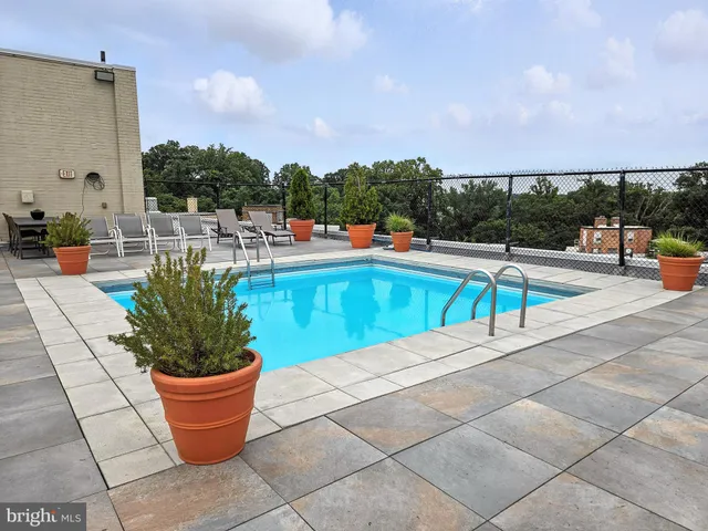 $228,000 | 2829 Connecticut Avenue Northwest, Unit 512, Washington, DC 20008