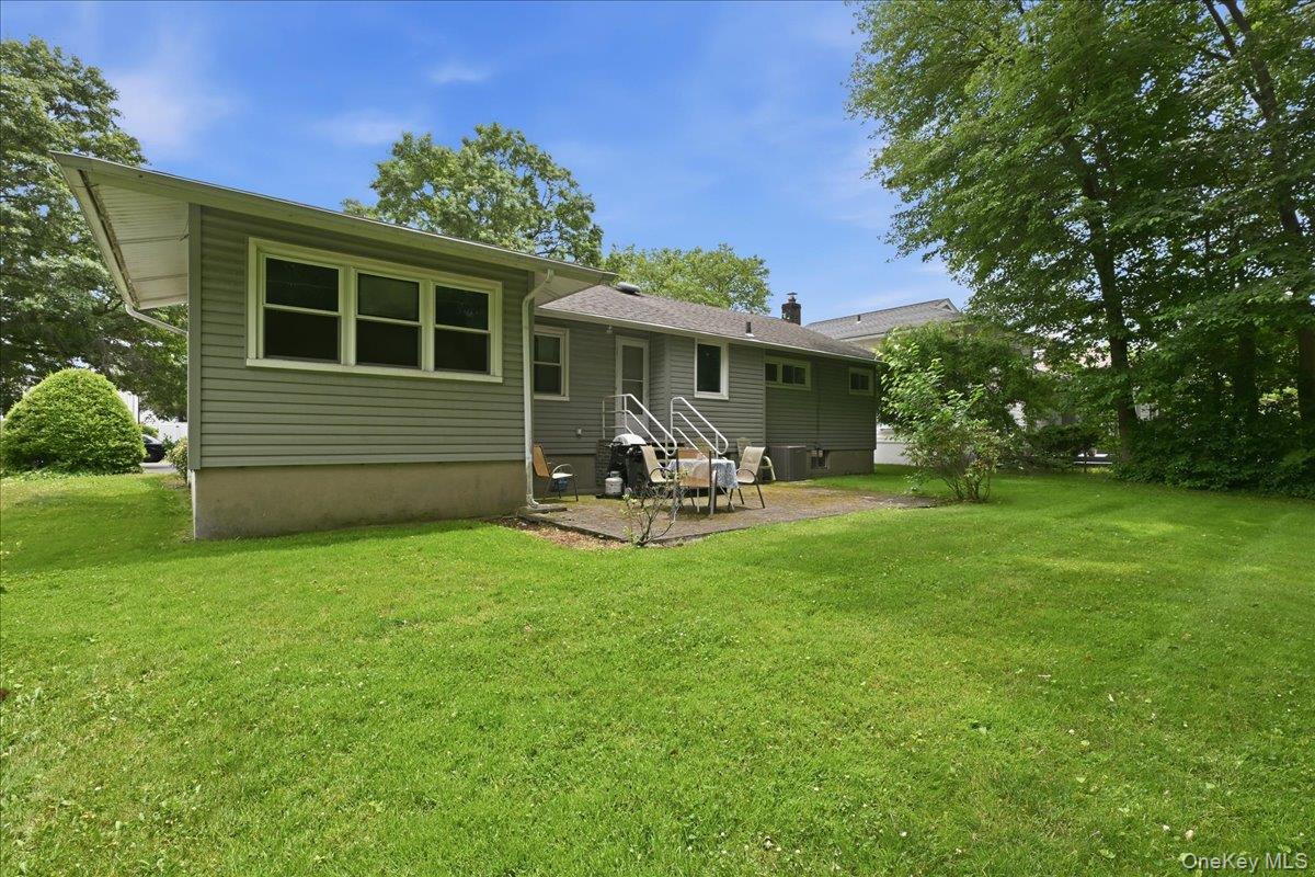 578 Richmond Road East Meadow, NY 11554 - Photo 30 of 33