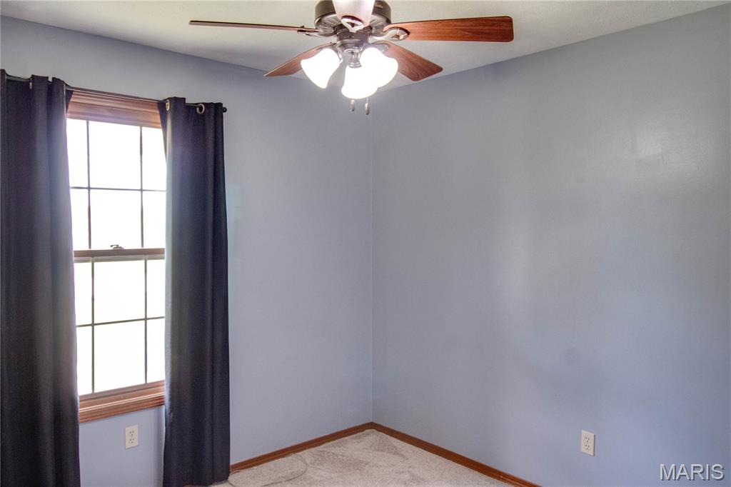 1217 West County Road Jerseyville, IL 62052 - Photo 15 of 35
