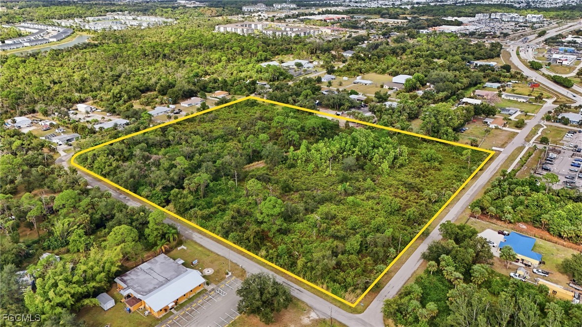 536 Evergreen Road North Fort Myers, FL 33903 - Photo 7 of 19 a view of a yard from a balcony