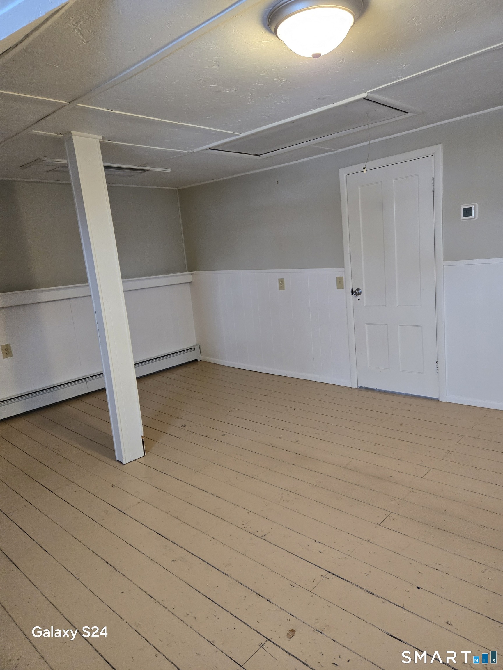 60 Grove Street, Unit B Clinton, CT 06413 - Photo 10 of 11 a view of an empty room