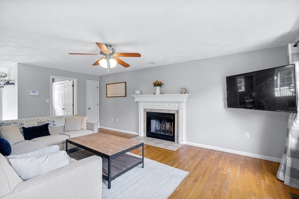 9 Noel Road Andover, MA 01810 - Photo 3 of 41 Gallery Image 3