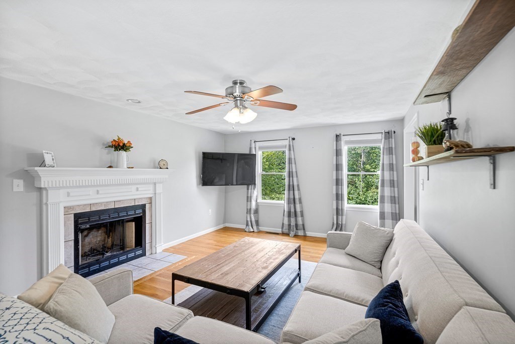 9 Noel Road Andover, MA 01810 - Photo 5 of 41 Gallery Image 5