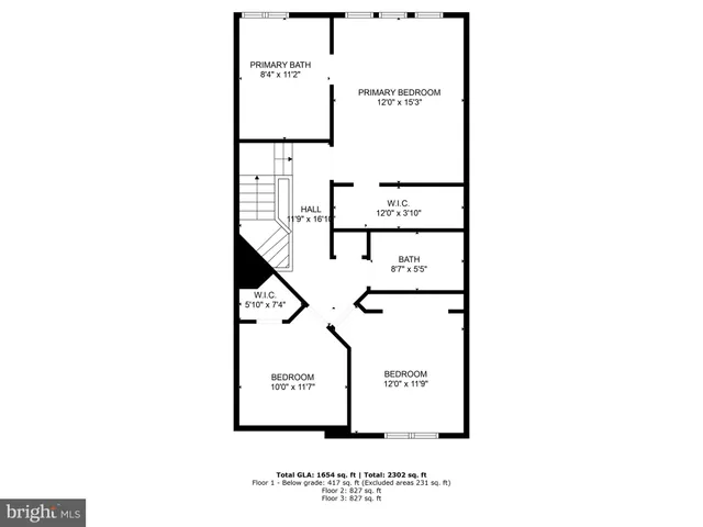 a black and white photo of a room