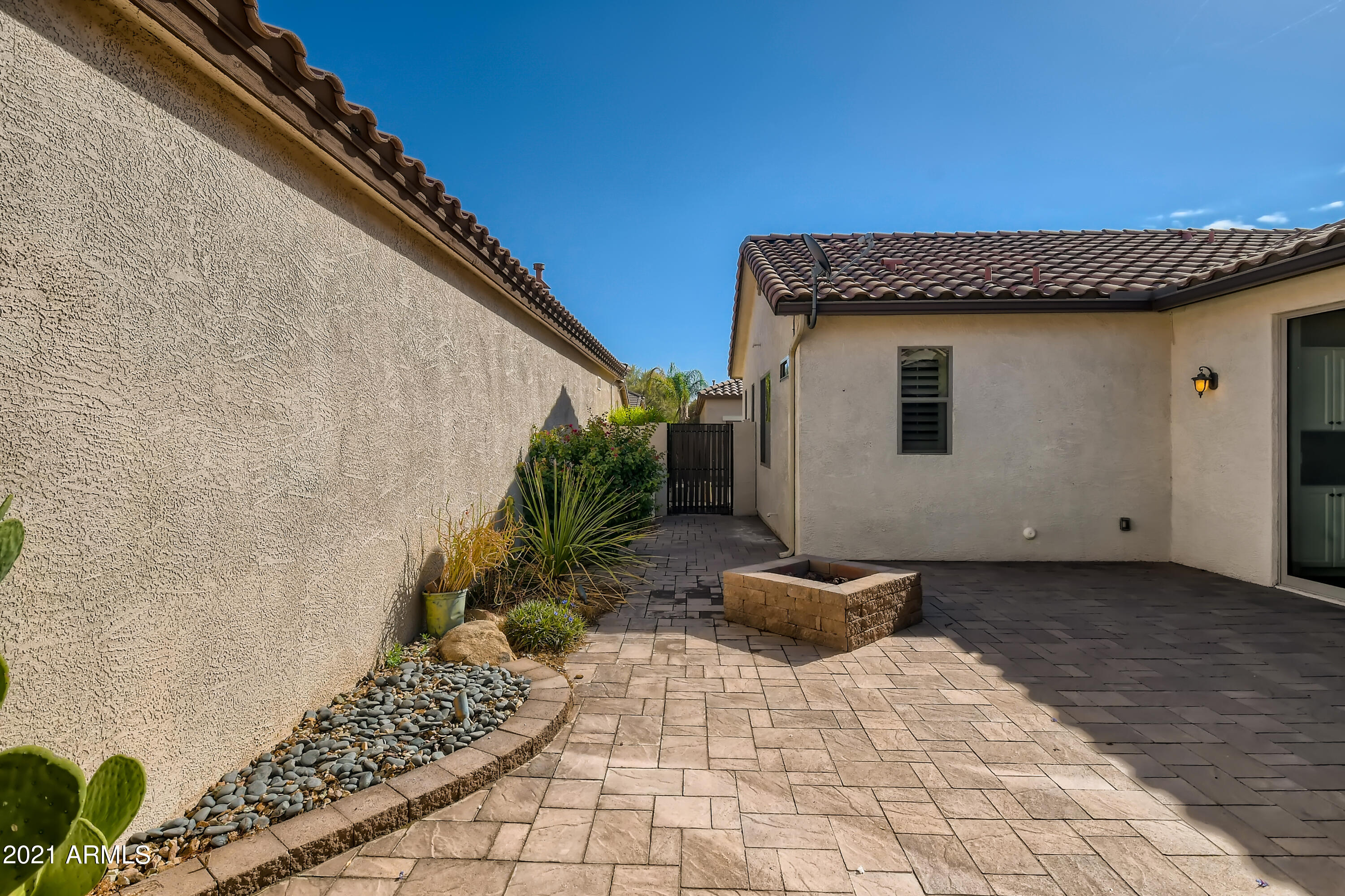 3864 South Bandit Road Gilbert, AZ 85297 - Photo 29 of 33 28-527007055-34 Back Yard
