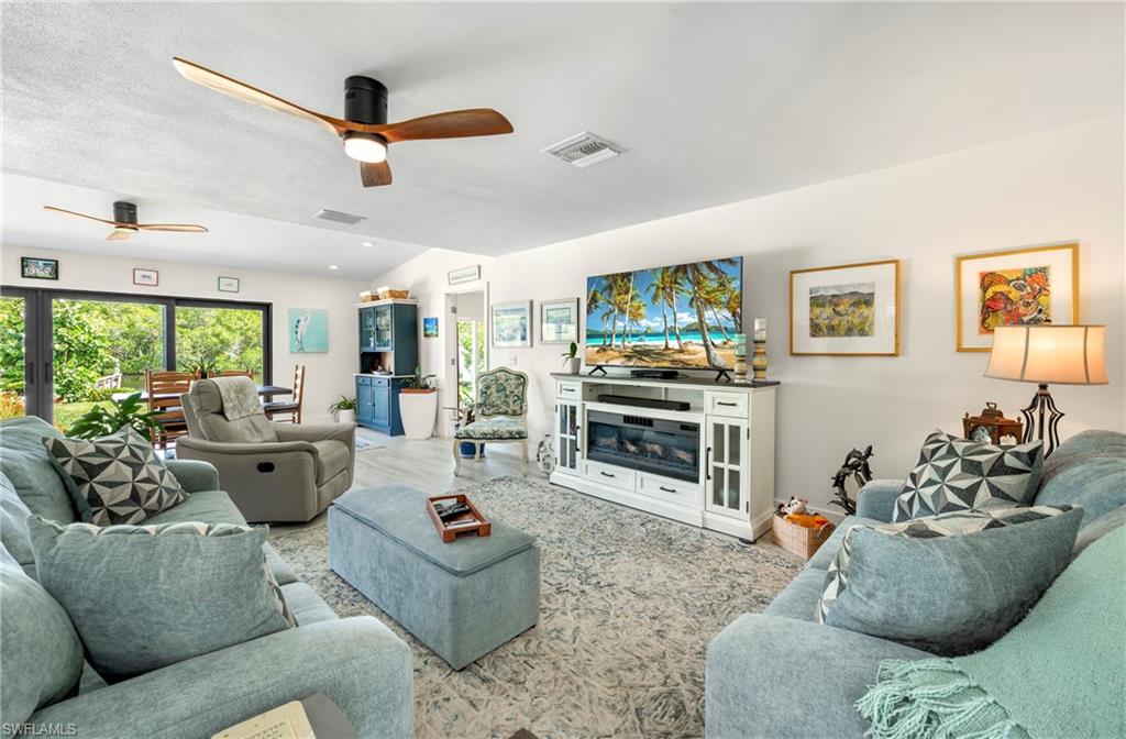 2271 Harbor Road Naples, FL 34104 - Photo 14 of 35