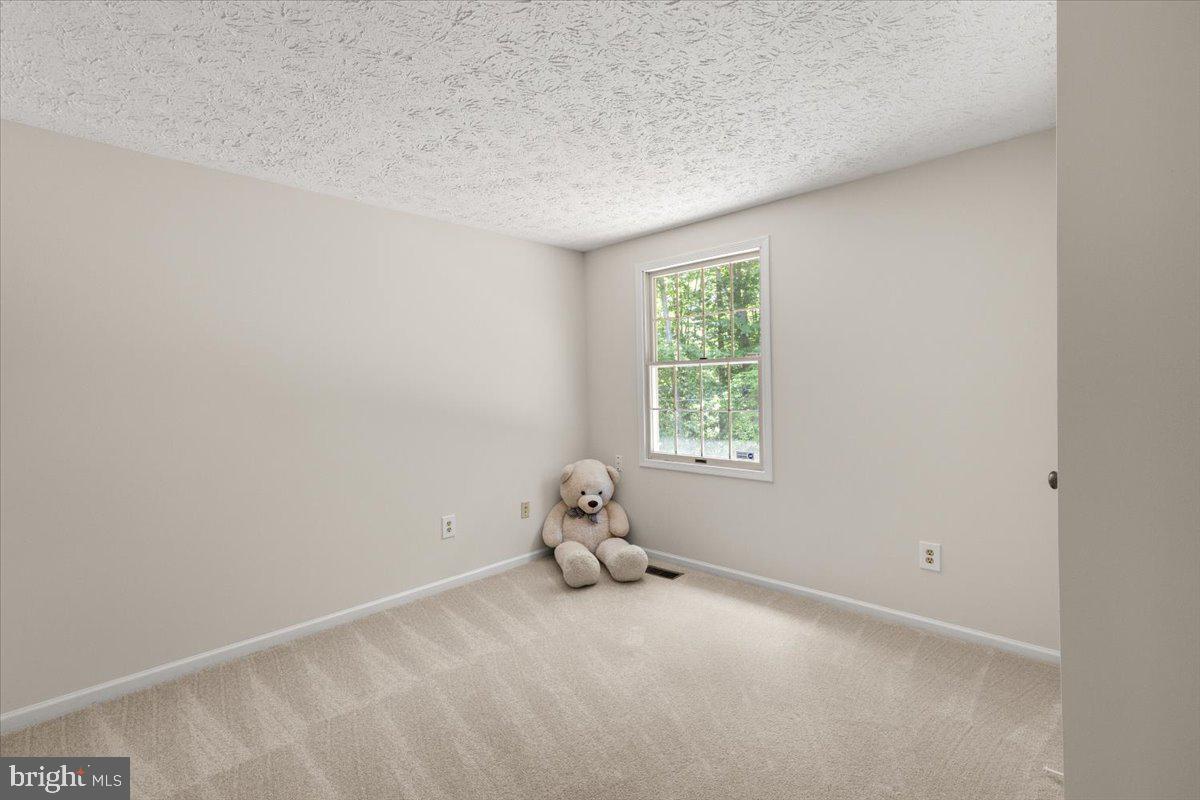 7805 Roundabout Way Springfield, VA 22153 - Photo 34 of 45