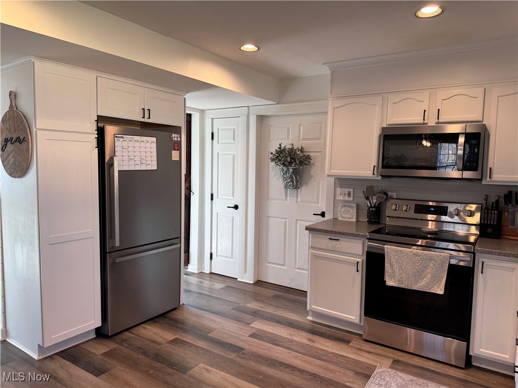1360 Apollo Court Rome, OH 44085 - Photo 20 of 38 Stainless appliances included