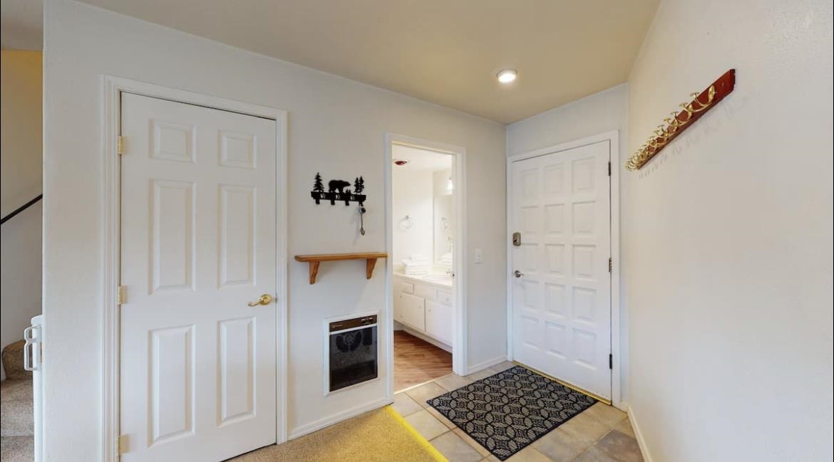 286 Old Mammoth Road, Unit 17 Mammoth Lakes, CA 93546 - Photo 9 of 39 Gallery Image 9