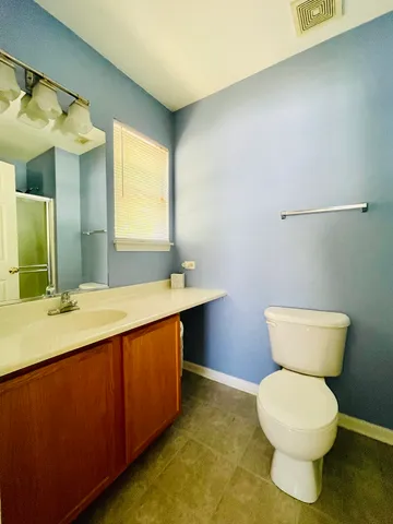 $1,700 | 1248 North Red Oak Circle, Unit 4, Round Lake Beach, IL 60073