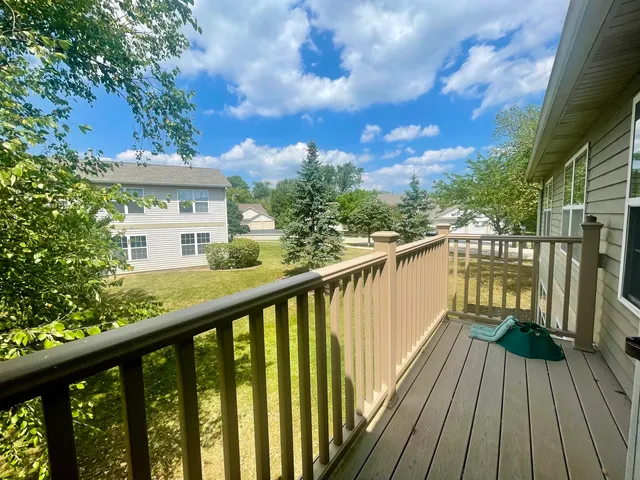 $1,700 | 1248 North Red Oak Circle, Unit 4, Round Lake Beach, IL 60073