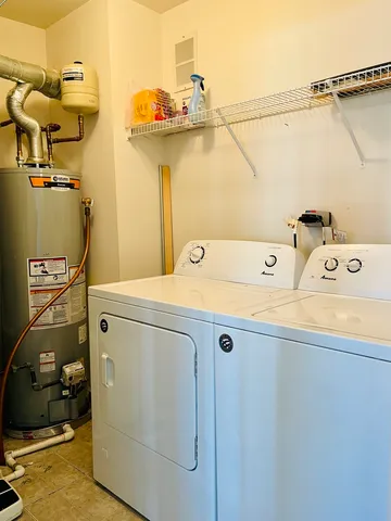 $1,700 | 1248 North Red Oak Circle, Unit 4, Round Lake Beach, IL 60073