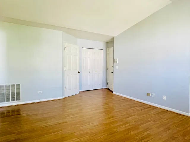 $1,700 | 1248 North Red Oak Circle, Unit 4, Round Lake Beach, IL 60073