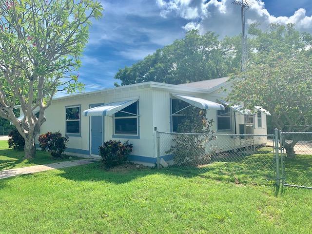 579 Beach Road Tavernier, FL 33070 - Photo 1 of 12 Walk To Ocean