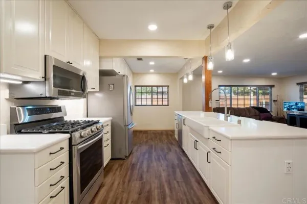 $1,249,000 | 1186 East Lexington Avenue, El Cajon, CA 92019