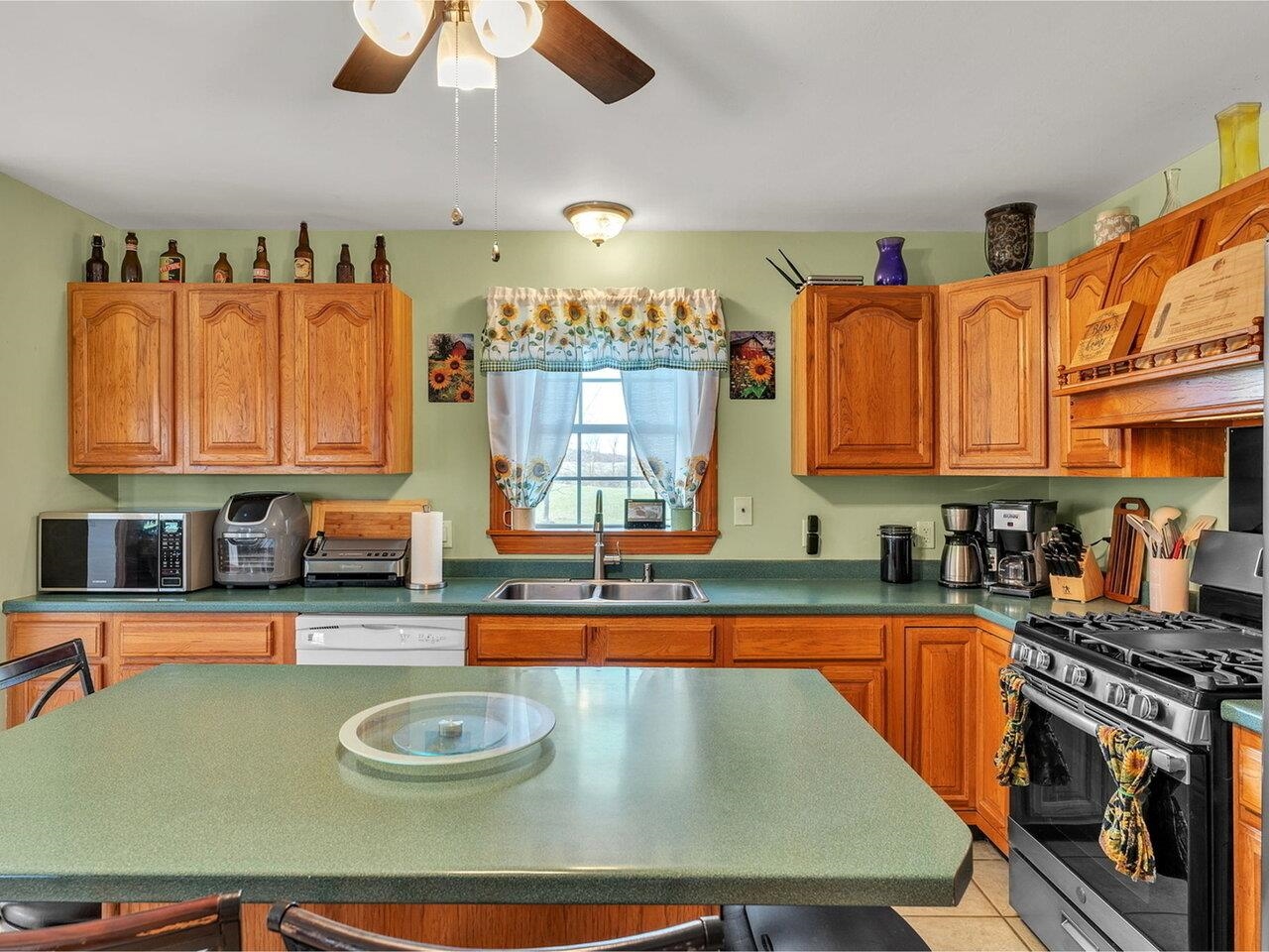 4621 Town Line Road Bridport, VT 05734 - Photo 5 of 40