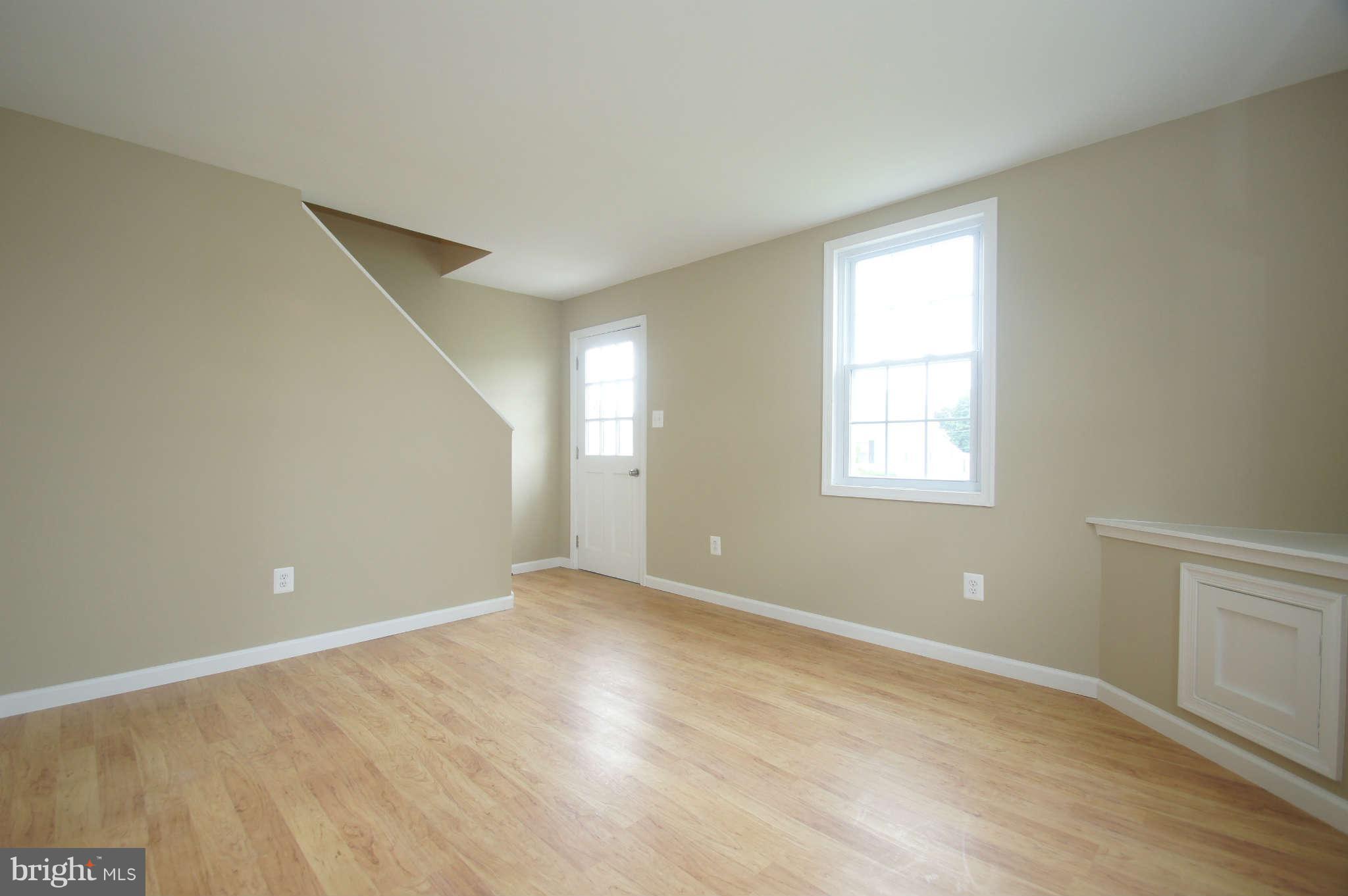 1721 Brookview Road Baltimore, MD 21222 - Photo 26 of 30 Living Room