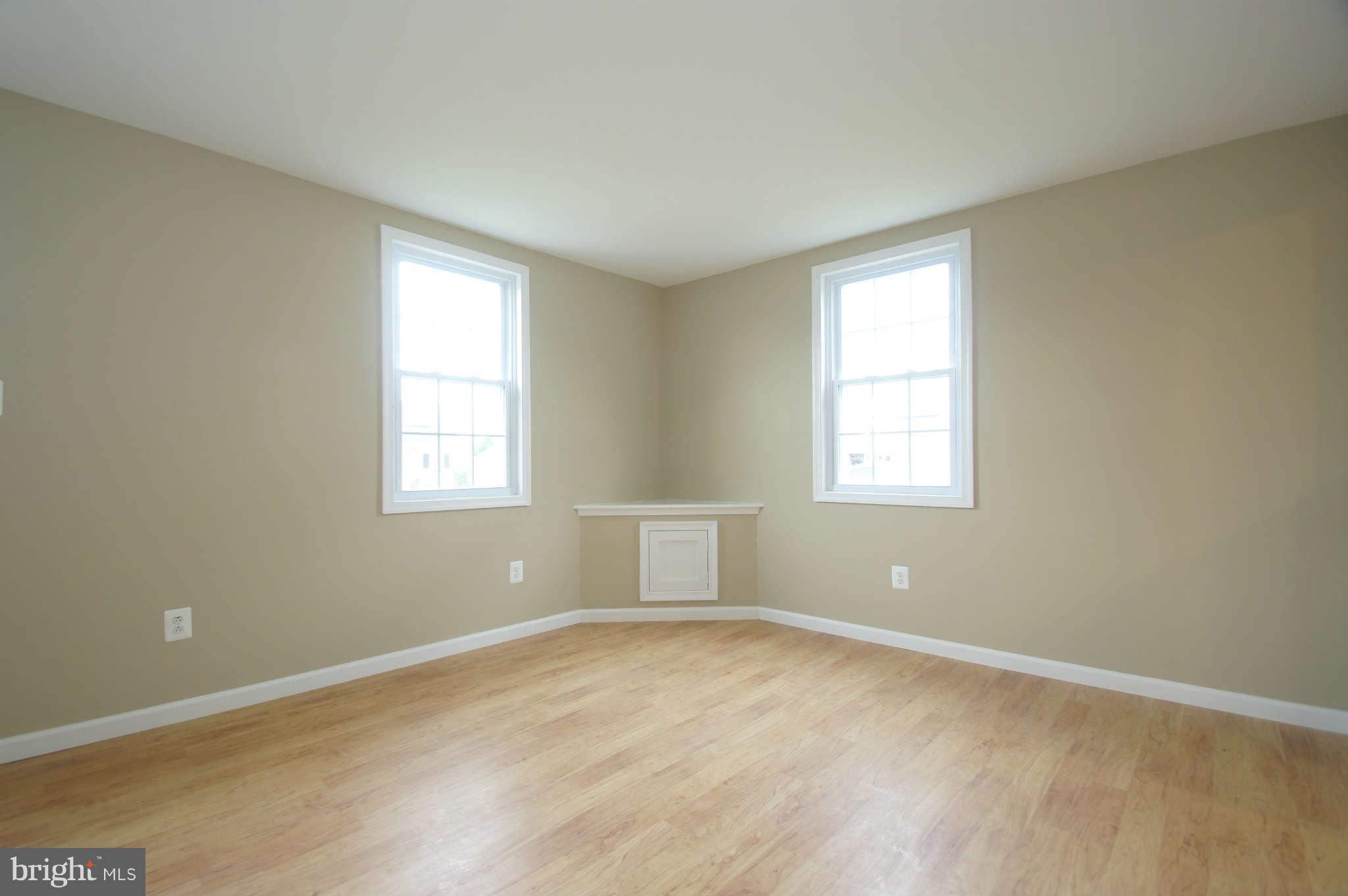 1721 Brookview Road Baltimore, MD 21222 - Photo 27 of 30 Living Room