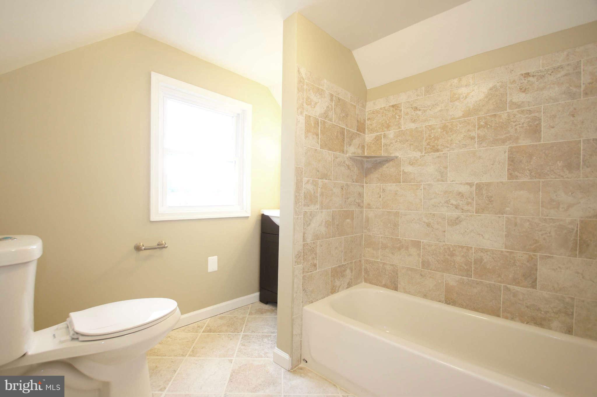 1721 Brookview Road Baltimore, MD 21222 - Photo 6 of 30 Bath Master