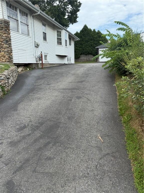 117 West Main Road Middletown, RI 02842 - Photo 4 of 5