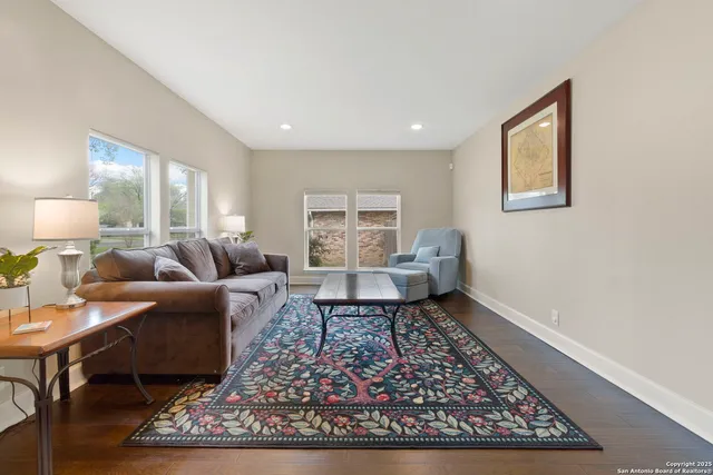 $2,700 | 116 South Gardenview Drive, Castle Hills, TX 78213