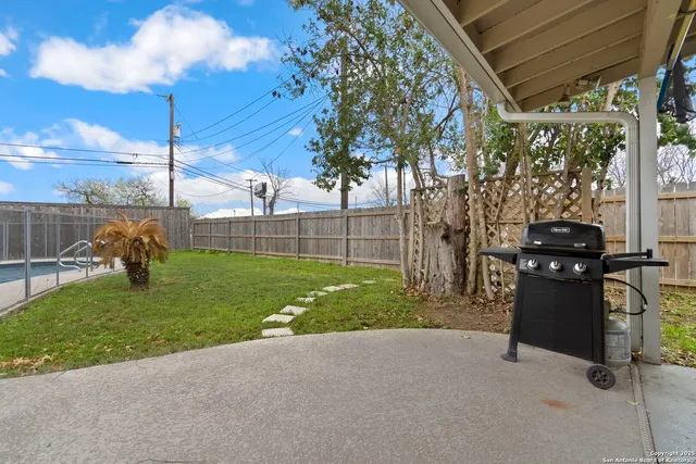 $2,700 | 116 South Gardenview Drive, Castle Hills, TX 78213