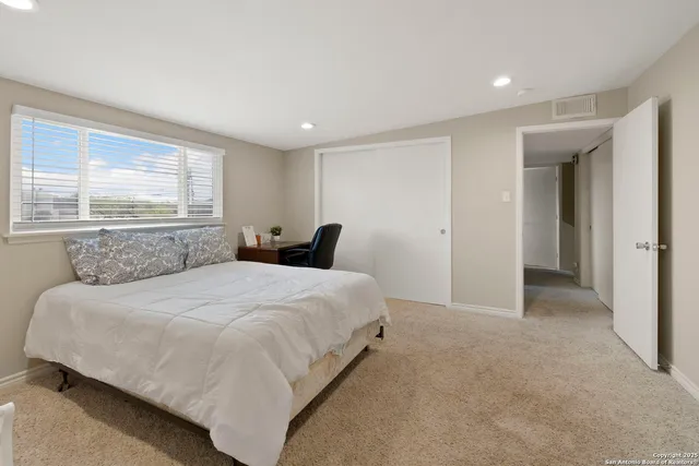 $2,700 | 116 South Gardenview Drive, Castle Hills, TX 78213