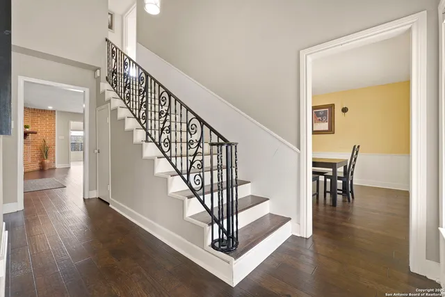 $2,700 | 116 South Gardenview Drive, Castle Hills, TX 78213